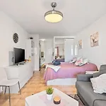 Castle Harbour 225 דירה