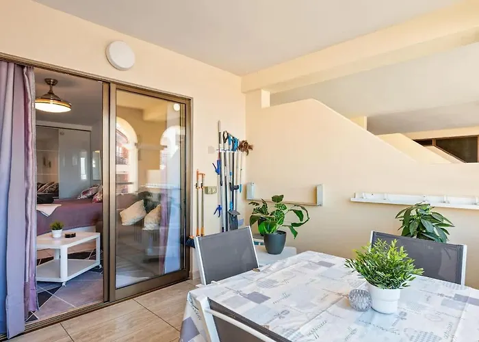 Apartment Castle Harbour 225