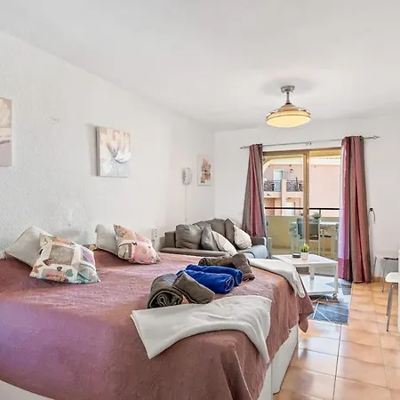 Castle Harbour 225 *